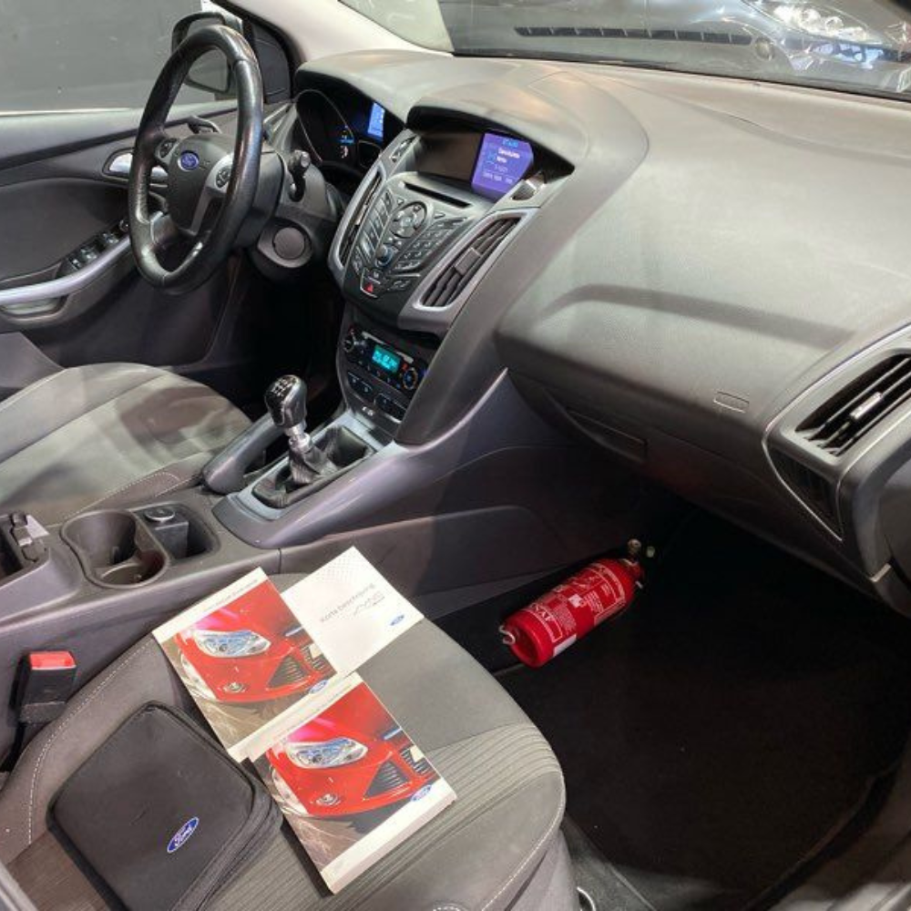 Ford Focus 1.6 TDCI Titanium – 115 ch – Carnet d’entretien complet – Attelage – Bluetooth – Climatisation bizone – 149 349 km – Garantie