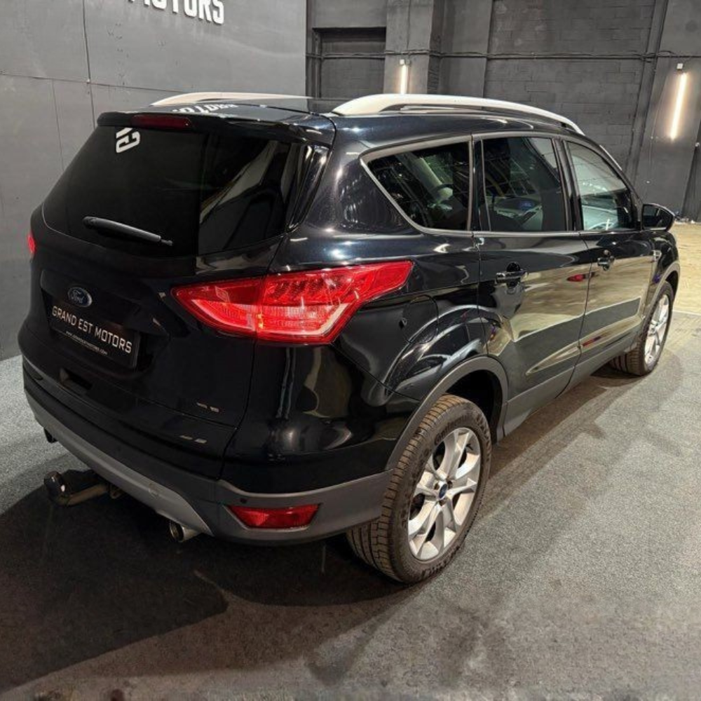 Ford Kuga 2.0 TDCI Titanium – 163 ch – Boîte automatique – 4WD – 149 000 km – GPS – Régulateur adaptatif – Sièges cuir chauffants – Attelage – Garantie