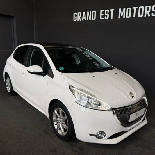 Peugeot 208 1.4 HDI Active – Boîte Auto – 1ère main – Toit panoramique – 112 300 km