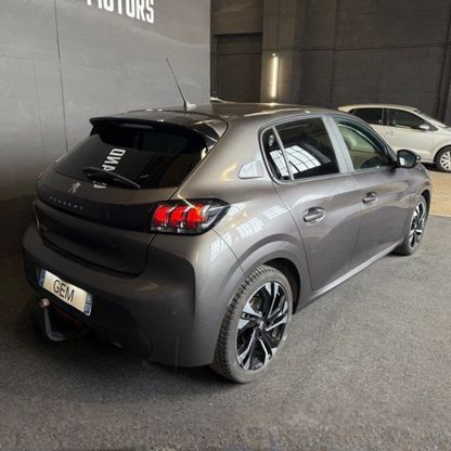 Peugeot 208 II 1.5 BlueHDI 100 ch Allure – 2023 – 45 000 km – 6 Vitesses – CarPlay – Carnet d’entretien complet – Reprises possibles