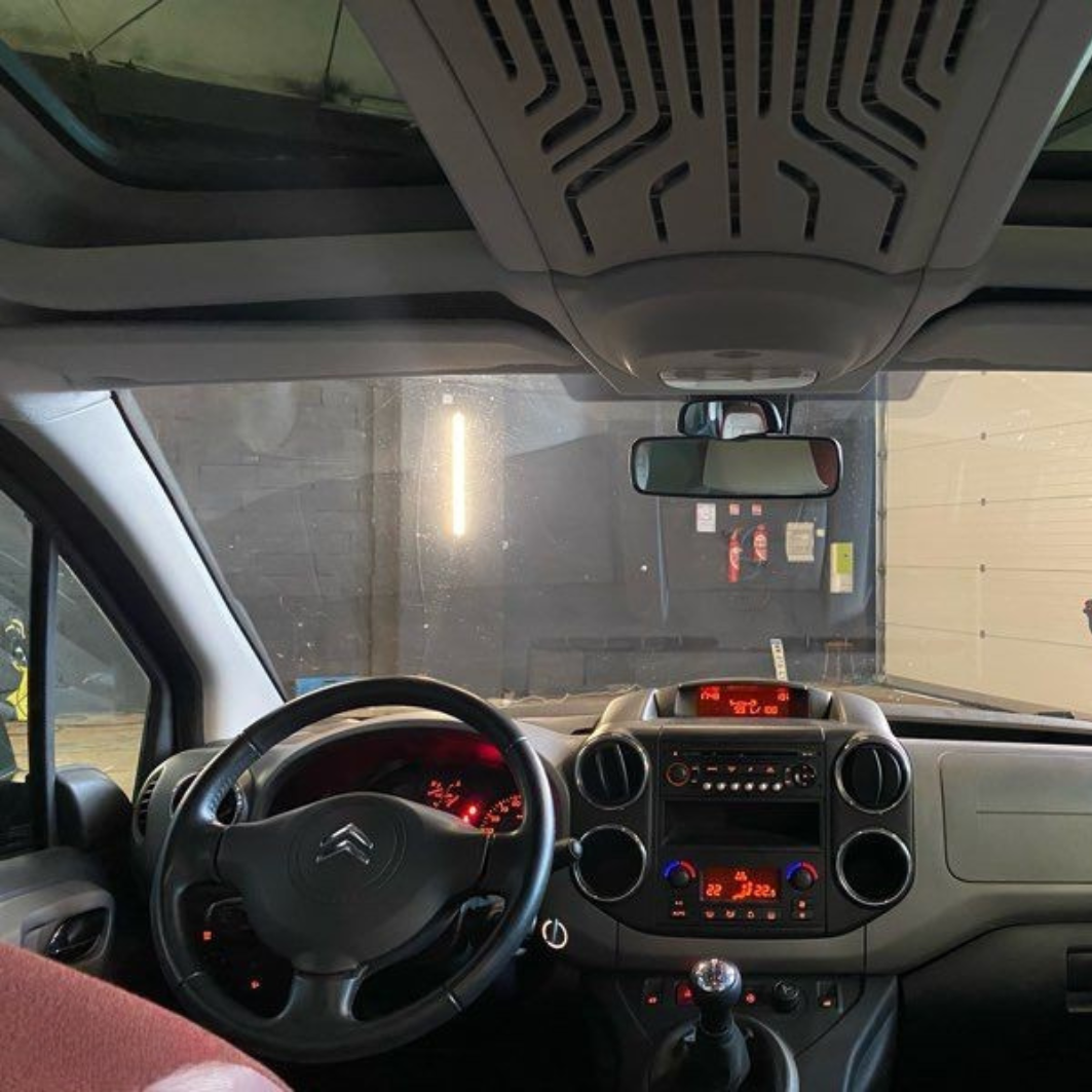 Citroën Berlingo 1.6 HDI Silver Edition – 112 ch – 152 300 km – Suivi d’entretien complet – Distribution à jour – Attelage – Toit panoramique – Garantie