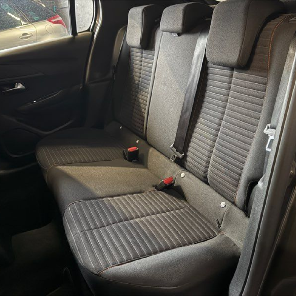 Peugeot 208 II 1.5 BlueHDI 100 ch Allure – 2023 – 45 000 km – 6 Vitesses – CarPlay – Carnet d’entretien complet – Reprises possibles